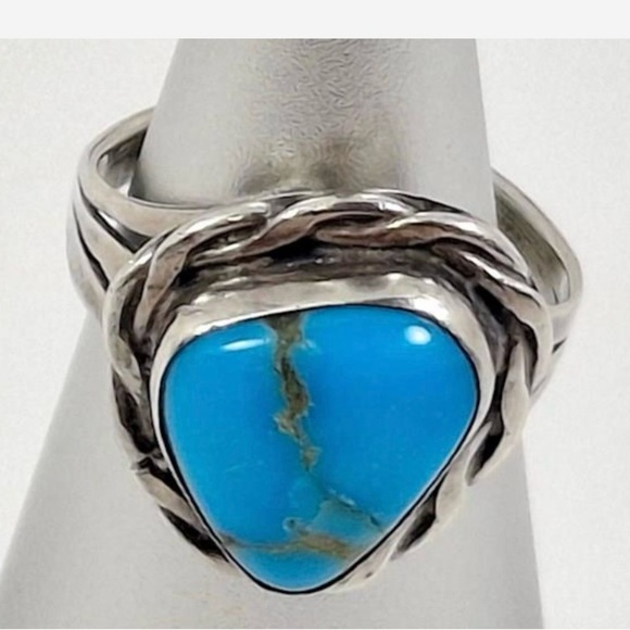 Native American Vintage Sterling Silver Turquoise Ring - Picture 3 of 16